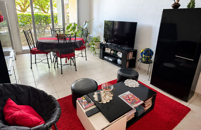 Mérignac T2 de 47 m² avec place de parking et terrasse — photo 2