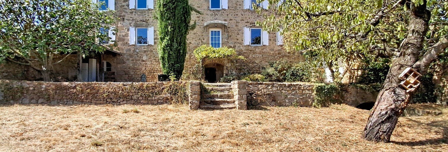 Maison 11 Pièces 357 m² à vendre à Lupé (42520)