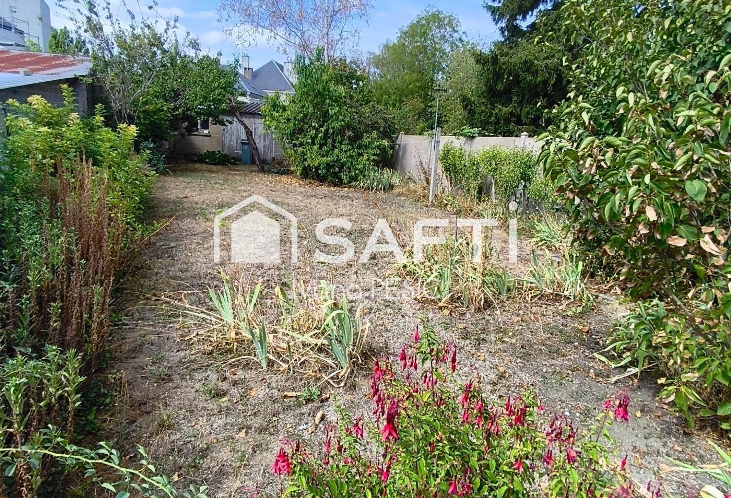 Orléans Nord, maison familiale des années 50 + jardin — photo 1