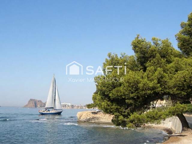 LA CIOTAT  STUDIO AVEC TERRASSE ET APERÇU MER — photo du bien