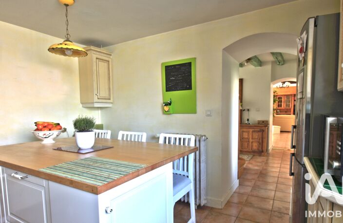 Vente Maison/villa 8 pièces — photo 2