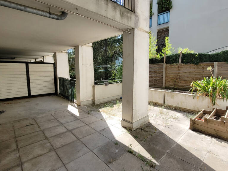 Aix Nord T3 grande Terrasse — photo 1