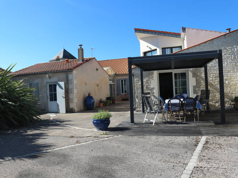 ENSEMBLE IMMOBILIER DE 245 M2 MÊLANT L'ANCIEN ET LE CONTEMPO — photo 1