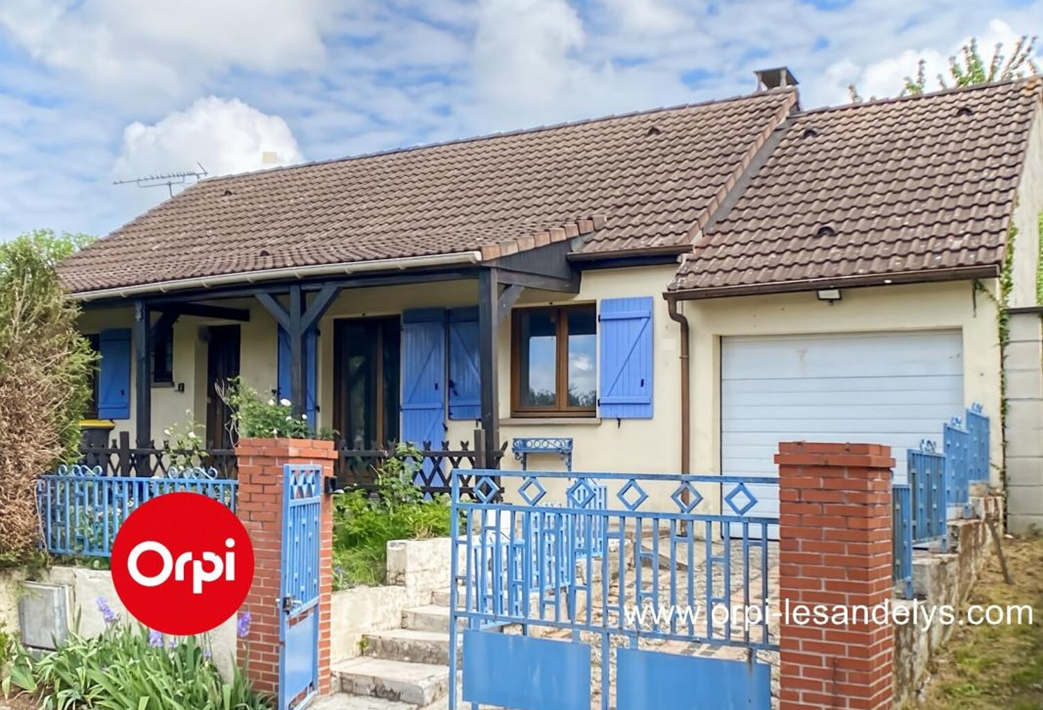 Maison de plain pied - À Vendre - 74 m² — photo 1