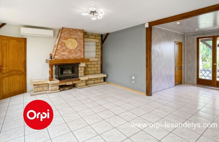 Maison de plain pied - À Vendre - 74 m² — photo 2