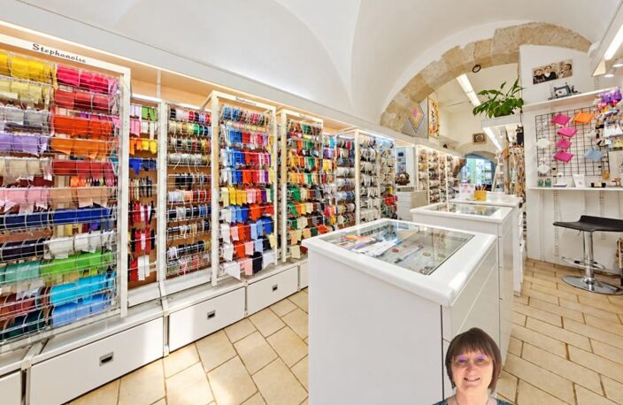 Fonds de commerce Mercerie à vendre Ecusson de NIMES (30) — photo 3
