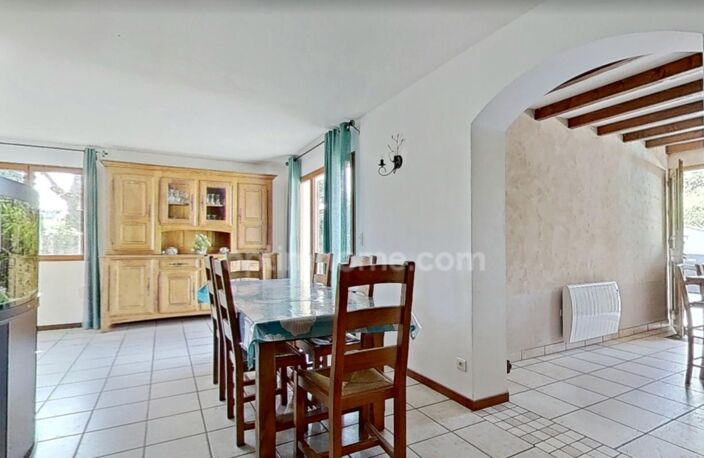 Maison familiale, 5 chambres, terrain de 685 m² et nombreux équipements sur Pessac (33) — photo 4