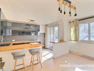 COEUR CENTRE VILLE -GARE - TRES BEL APPARTEMENT 4 PIECES AUX VOLUMES EXEPTIONNELS 115M2 SEJOUR CUISINE AMERICAINE 50M2 -3 CHAMBRES — photo 3