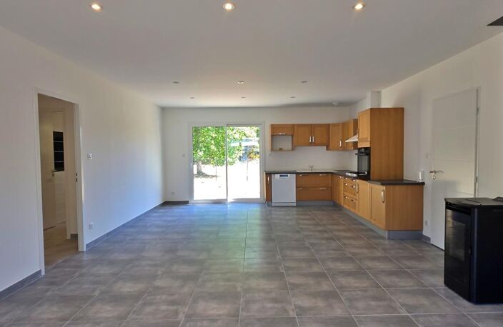PAVILLON 5P + GARAGE + JARDIN - CALME ET CAMPAGNE — photo 3