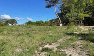 Terrain  1050 m² à vendre à Targon (33760)