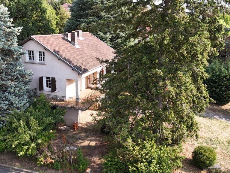 Maison à deux pas du centre du village — photo 1