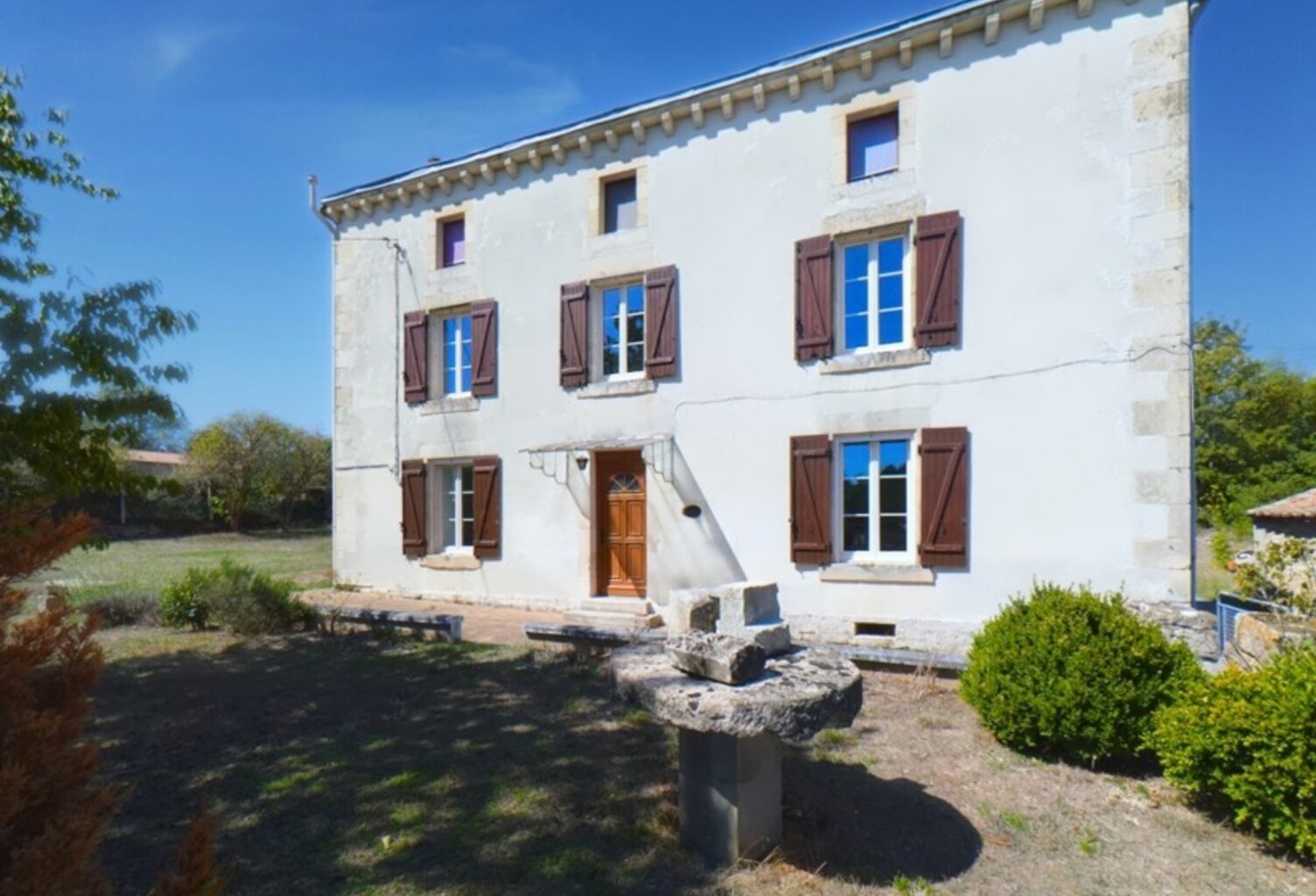 CHARME DE L’ANCIEN, BEAUX VOLUMES ET CONFORT MODERNE – 166 M² – 4 GRANDES CHAMBRES – TERRAIN DE 2 144 M² — photo 1