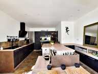 SOLLIES TOUCAS (83) - MAISON COUP DE COEUR DE 150 M² 6 PIECES - VUE IMPRENABLE - ATYPIQUE LUMINEUSE ET AU CALME — photo 4