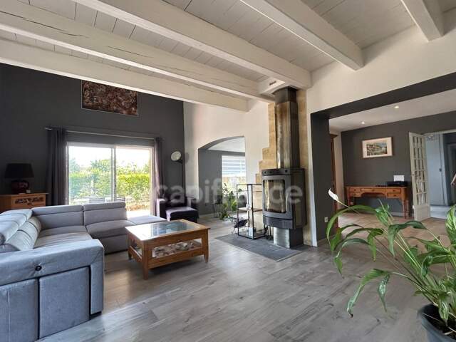 Maison de plain-pied 5 pièces de 204 m² avec piscine sur plus de 2 000 m² de terrain COURNONTERRAL (34) — photo du bien