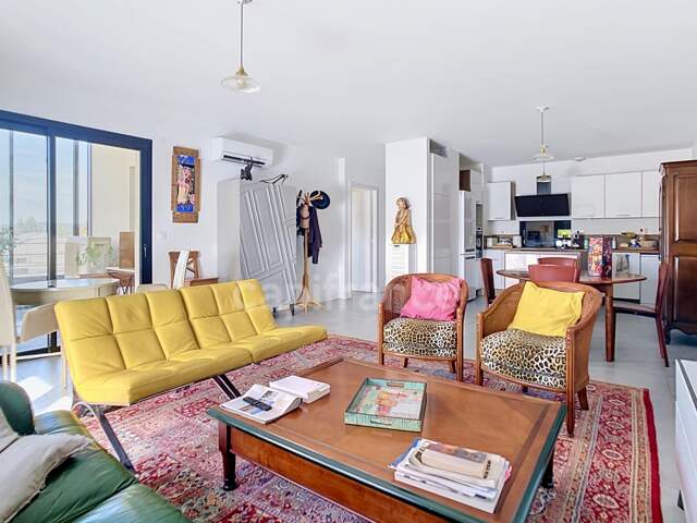 Drme provençale, à MONTELIMAR (26200), à vendre APPARTEMENT CONTEMPORAIN, RÉSIDENCE RÉCENTE ET SÉCURISÉE  avec belle terrasse, garage et place de parking privative aérienne — photo du bien