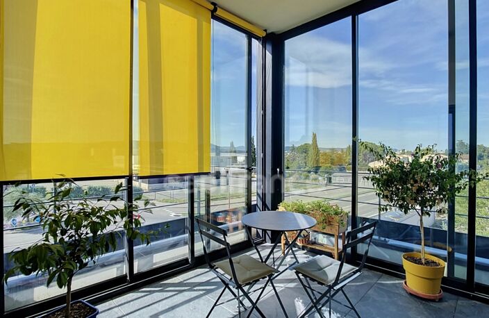 Drme provençale, à MONTELIMAR (26200), à vendre APPARTEMENT CONTEMPORAIN, RÉSIDENCE RÉCENTE ET SÉCURISÉE  avec belle terrasse, garage et place de parking privative aérienne — photo 2
