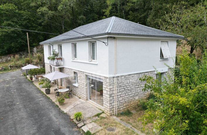 Maison à vendre 11 pièces 8 chambres SAVIGNAC LES EGLISES (24) proche école de Savignac, 1239m² de terrain — photo 2