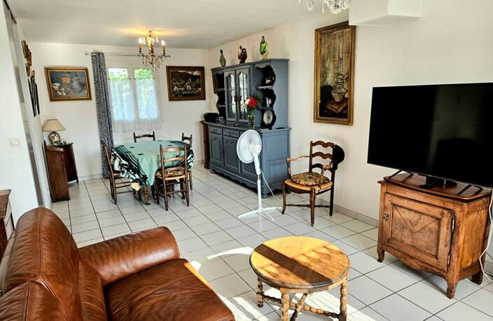 Exclusivité - Proche des Andelys - La Roquette secteur recherché - Maison de plain pied au calme de 76 m2  - 3 chambres - sur 968 m2 de terrain plat et arboré - avec un bâtiment comprenant 2 garages  - Prix :  196.000 — photo 5