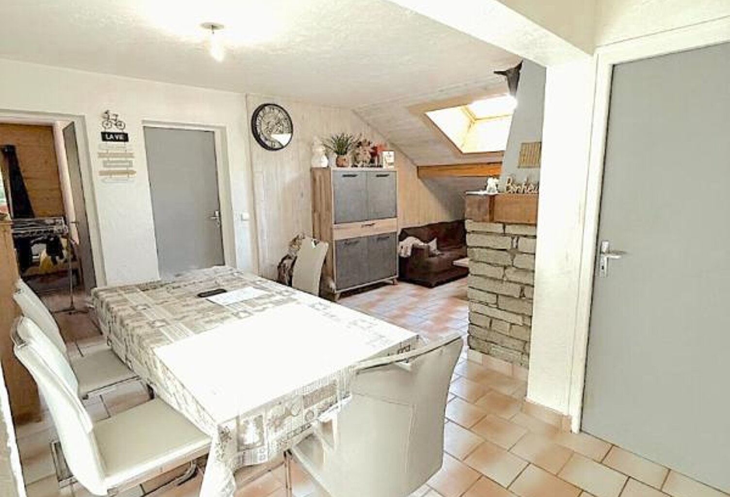 Appartement PASSY 87 M2 loi carrez, 111M2 superficie totale  , 5 pièces 276000 euros — photo 1