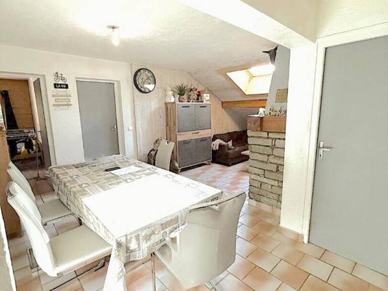 Appartement PASSY 87 M2 loi carrez, 111M2 superficie totale  , 5 pièces 276000 euros — photo 1