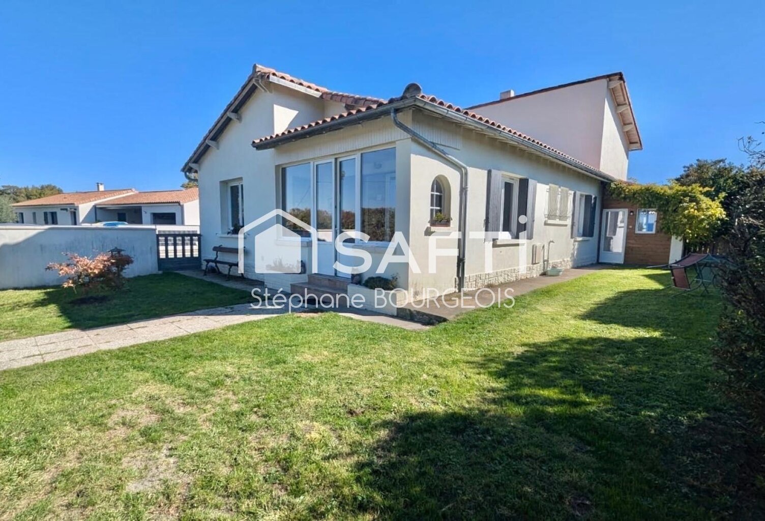 À Médis, 2 maisons indépendantes, 155 m2 au total, 5 chambres, garage et jardin clos. — photo 1