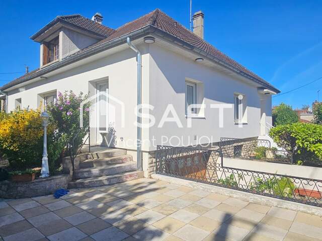 Maison traditionnelle sur sous-sol — photo du bien