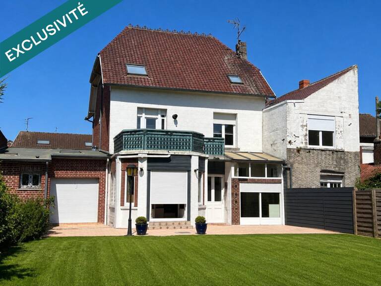 Immeuble composé de deux appartements, d'un garage et d'une place de stationnement — photo 1