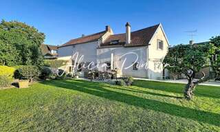 Maison 9 Pièces 196 m² à vendre à Crespières (78121)