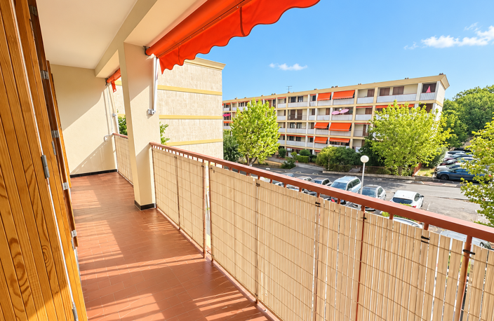 Aubagne Type 3 avec balcon et stationnement — photo 2