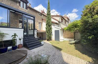 Maison rare centre-ville avec jardin patio, garage — photo du bien