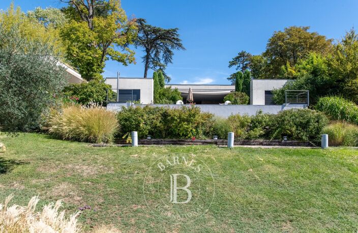 Saint-Didier-au-mont d'or - Maison contemporaine de 279m2 - 4 chambres - Terrain de 2995 m2 — photo 3