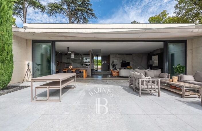 Saint-Didier-au-mont d'or - Maison contemporaine de 279m2 - 4 chambres - Terrain de 2995 m2 — photo 5
