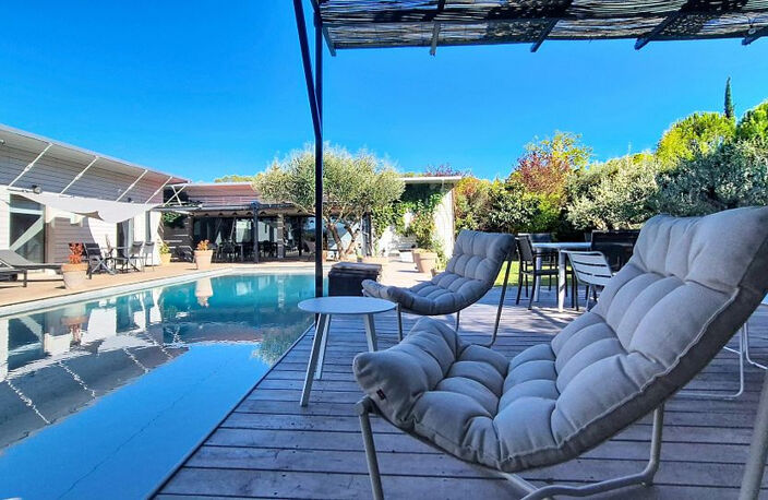 A 20mn du centre de Nîmes Magnifique villa contemporaine de — photo 2