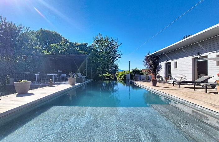 A 20mn du centre de Nîmes Magnifique villa contemporaine de — photo 3