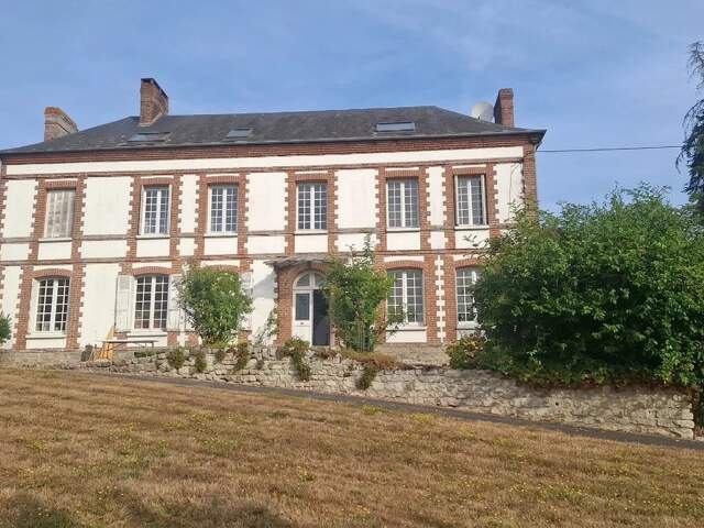 MAISON DE CARACTÈRE DE 221 M² — photo du bien