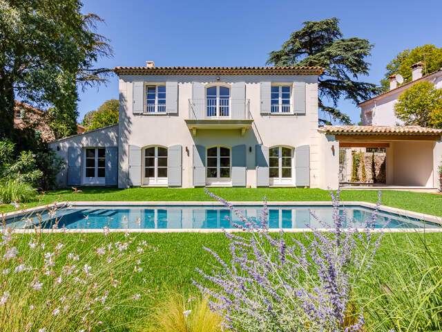 BASTIDE neuve 200 m2 sur 800 m2 de terrain avec piscine. — photo du bien