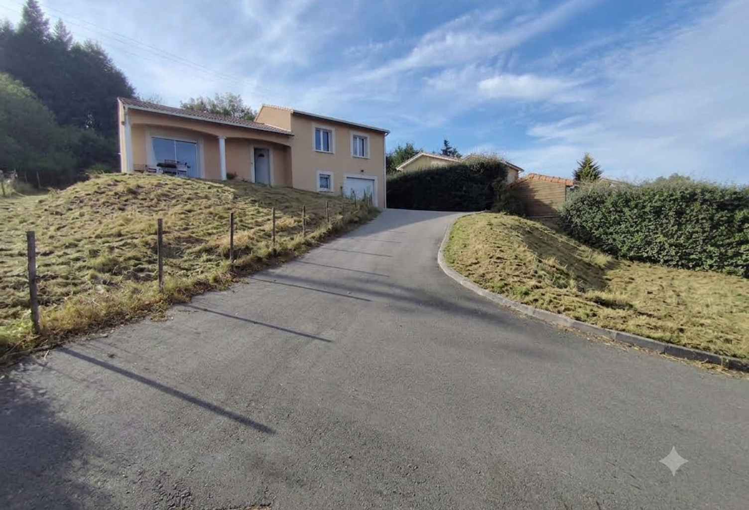 Maison 4 pièces avec garage et terrain de 994 m2 — photo 1