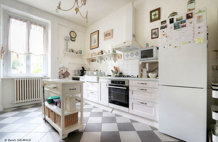 Exclusivité, Nouveauté - Bourg de MELESSE - Maison 202m² avec grand jardin — photo 4