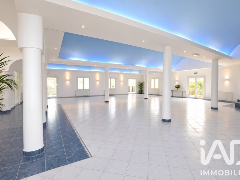 Vente Boutique/Local commercial 420 m&sup2; — photo 1