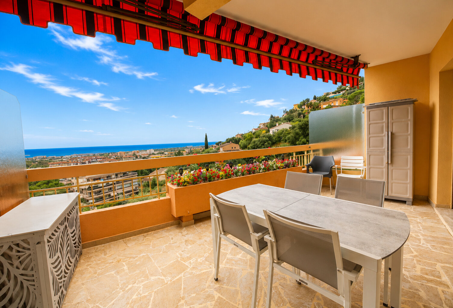 MANDELIEU-LA-NAPOULE - DERNIER ÉTAGE - VUE MER PANORAMIQUE - TERRASSE PLEIN SUD - PISCINE - GARAGE — photo 1
