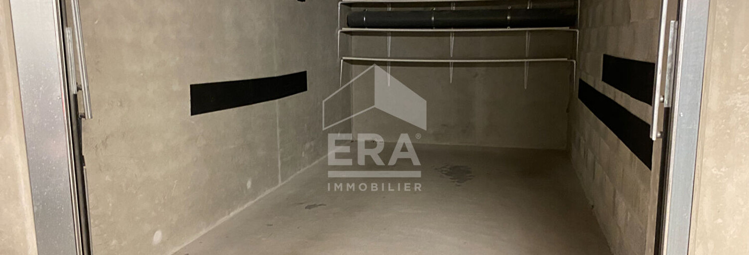 Garage   m² à louer à Annecy (74940)