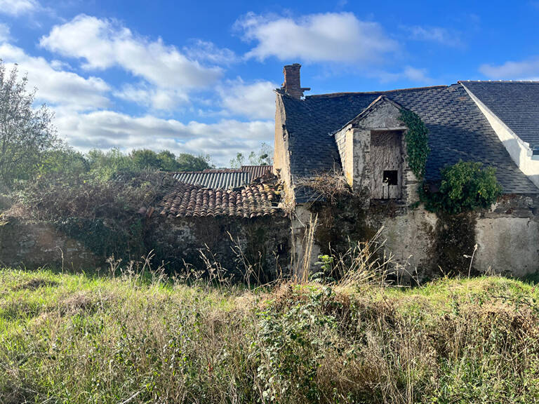 BATISSE EN PIERRE A RENOVER — photo 1