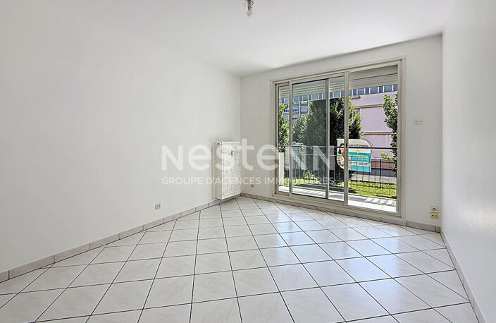 Appartement MEUBLE 2 Pièces Traversant avec Balcon et Cave - 69500 BRON — photo 5