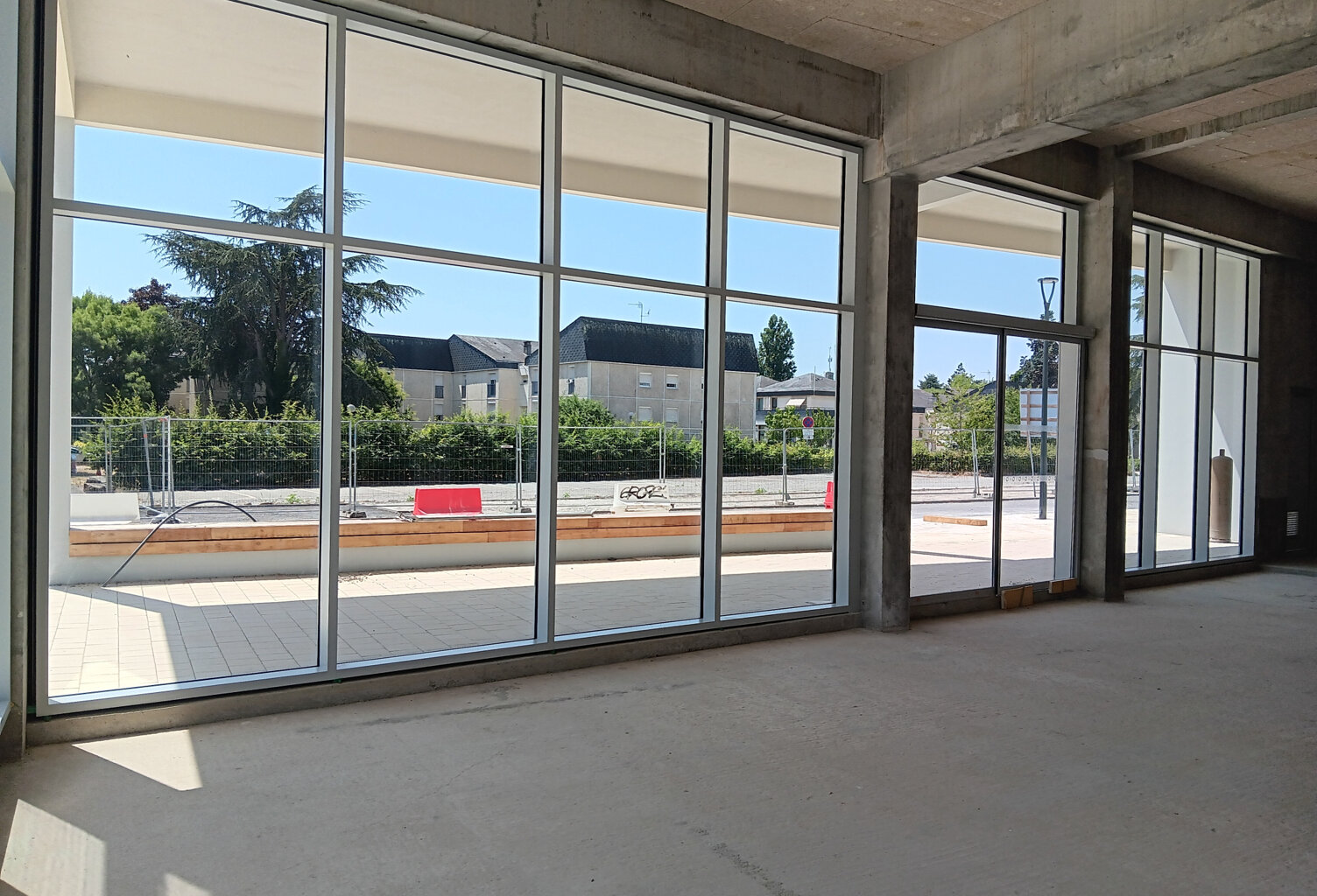 A LOUER AVRILLE 130M2 RESTAURATION POSSIBLE — photo 1