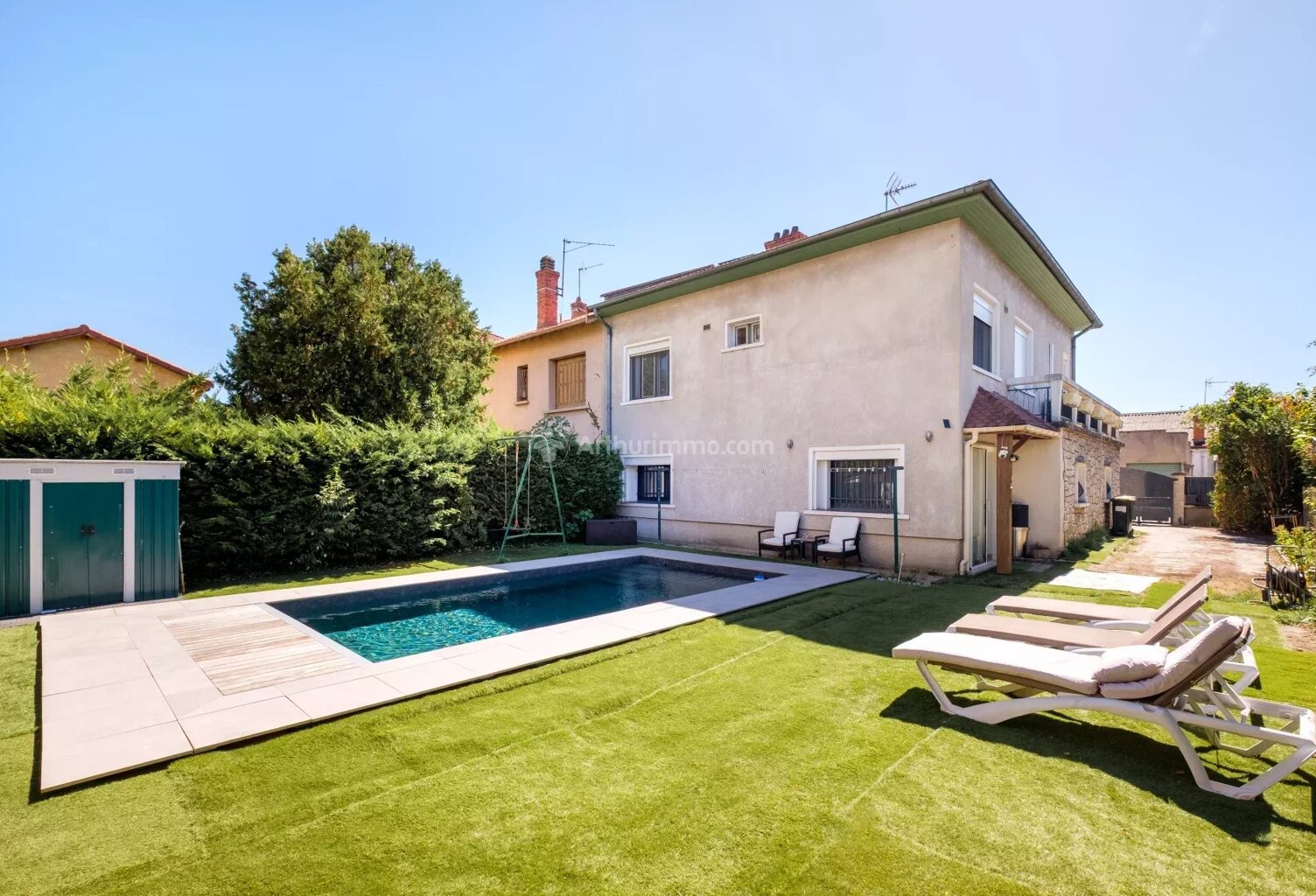 À vendre – Belle maison familiale avec dépendance et piscine – Villeurbanne — photo 1