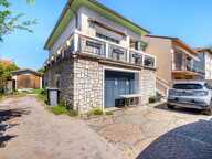 À vendre – Belle maison familiale avec dépendance et piscine – Villeurbanne — photo 2