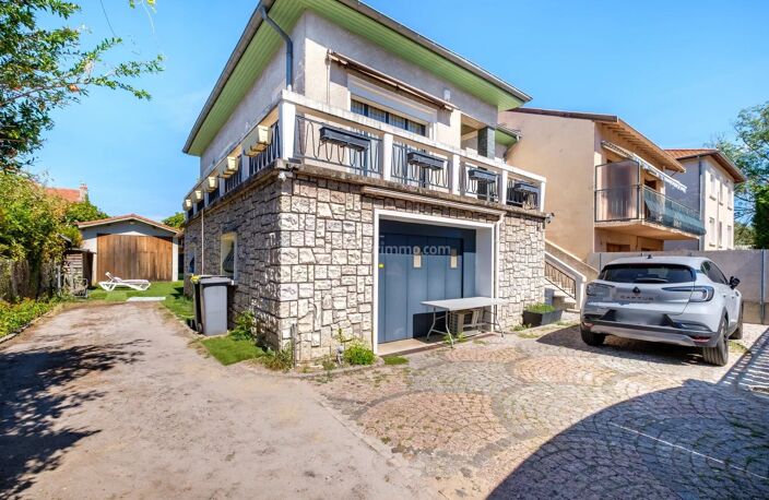 À vendre – Belle maison familiale avec dépendance et piscine – Villeurbanne — photo 2