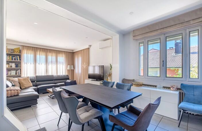 À vendre – Belle maison familiale avec dépendance et piscine – Villeurbanne — photo 3