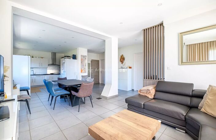 À vendre – Belle maison familiale avec dépendance et piscine – Villeurbanne — photo 4