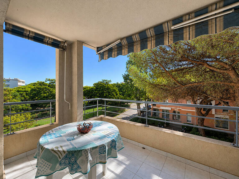 Port Fréjus - T2 en étage élevé avec belle terrasse et garage — photo 1